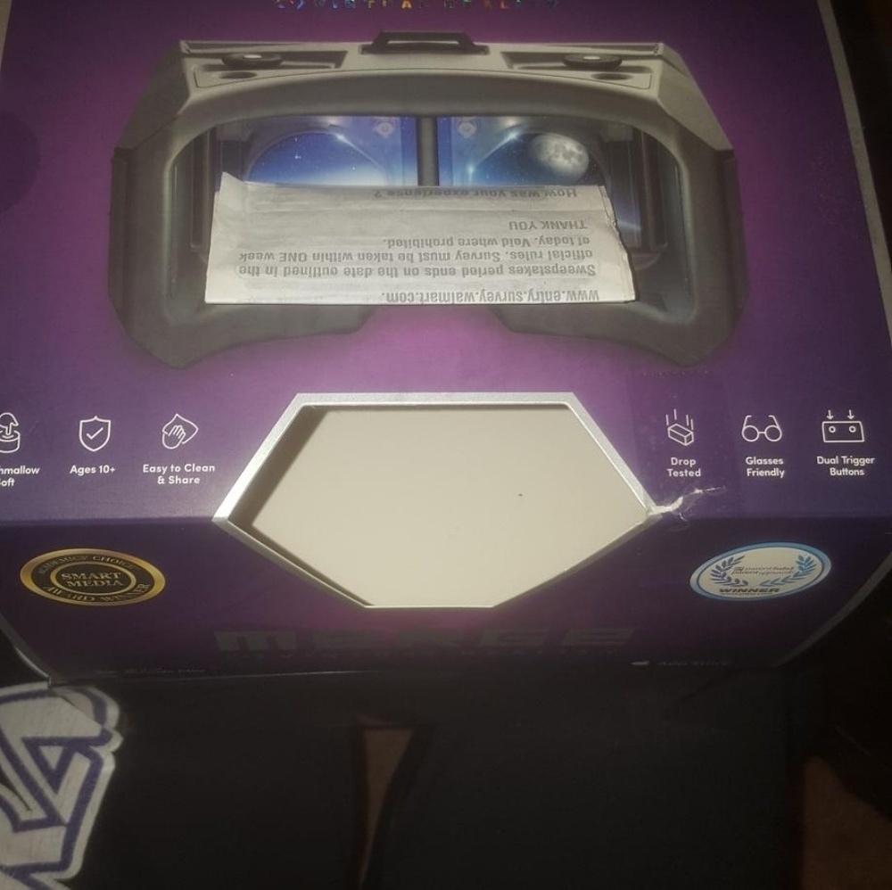VR Headset - Picture 2 of 2
